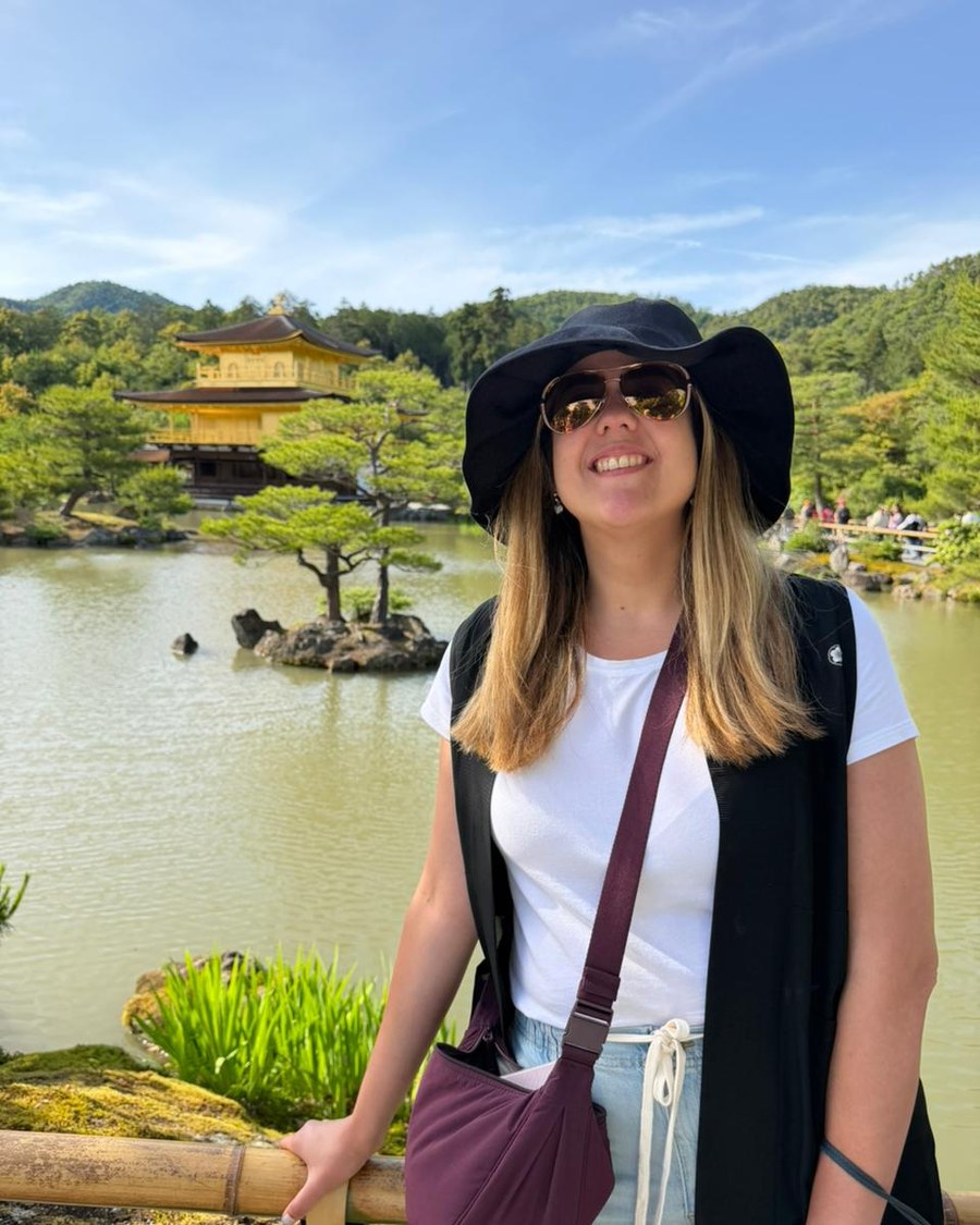 Lu durante su viaje por Japón